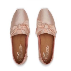 Pink toms